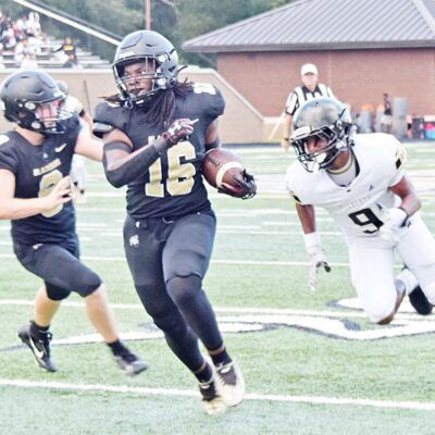 Strong pass rush, defense help Wildcats escape North Gaston